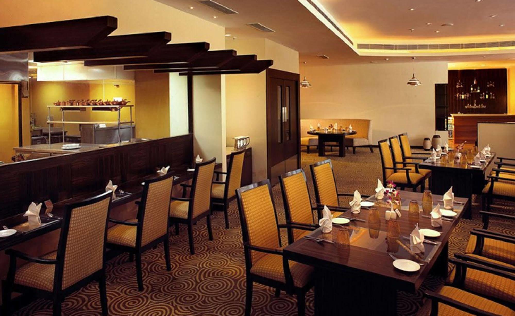 The Chancery Pavilion Bangalore Esterno foto