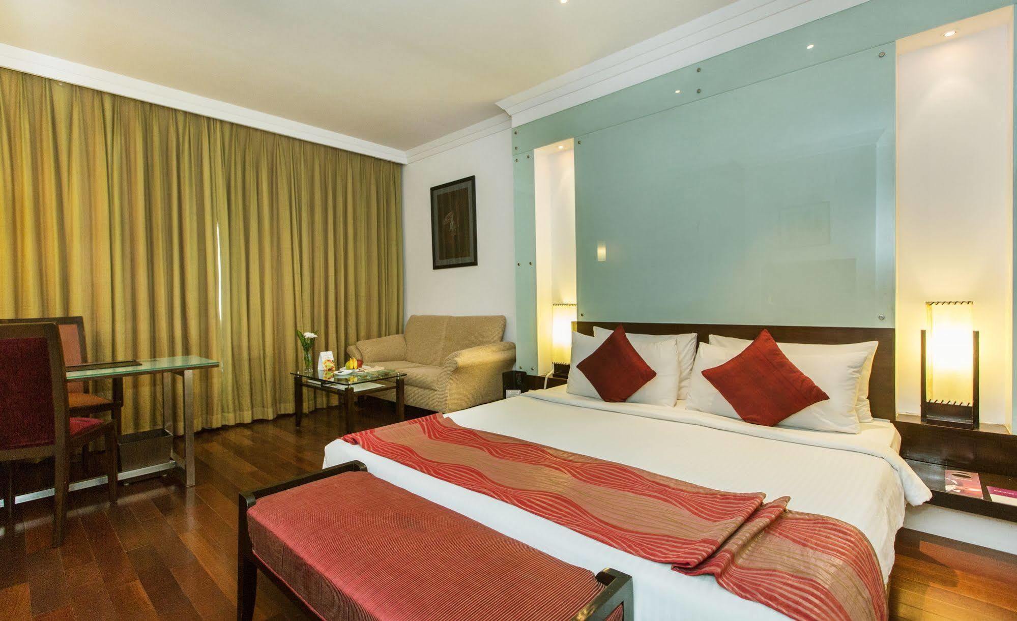 The Chancery Pavilion Bangalore Esterno foto