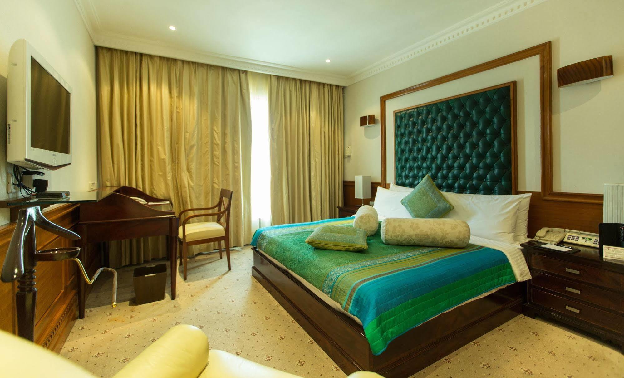 The Chancery Pavilion Bangalore Esterno foto